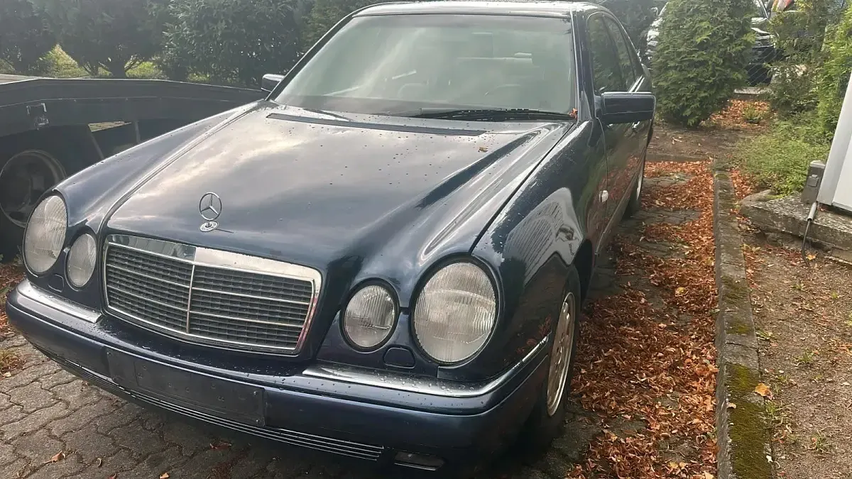 Gebraucht Mercedes E240 177 PS (130 kW) 1997 Limousine