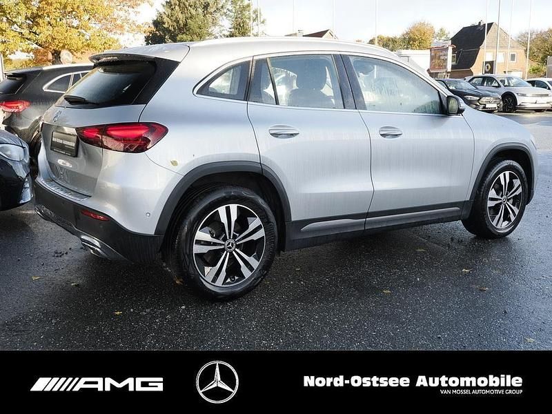 Gebraucht Mercedes GLA200 Progressive 150 PS (110 kW) 2025 Metalliclack hightechsilber SUV