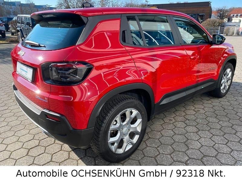 Gebraucht Jeep Avenger Altitude 101 PS (74 kW) 2024 Rot SUV