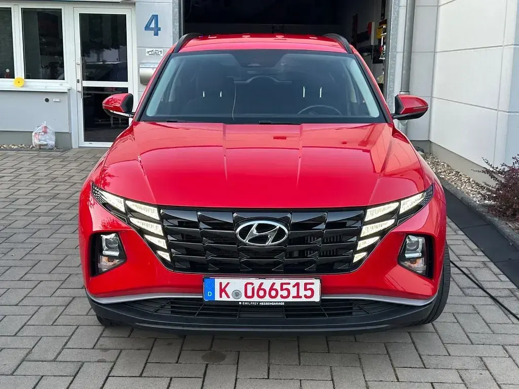 Gebraucht Hyundai Tucson Select 150 PS (110 kW) 2021 Rot SUV