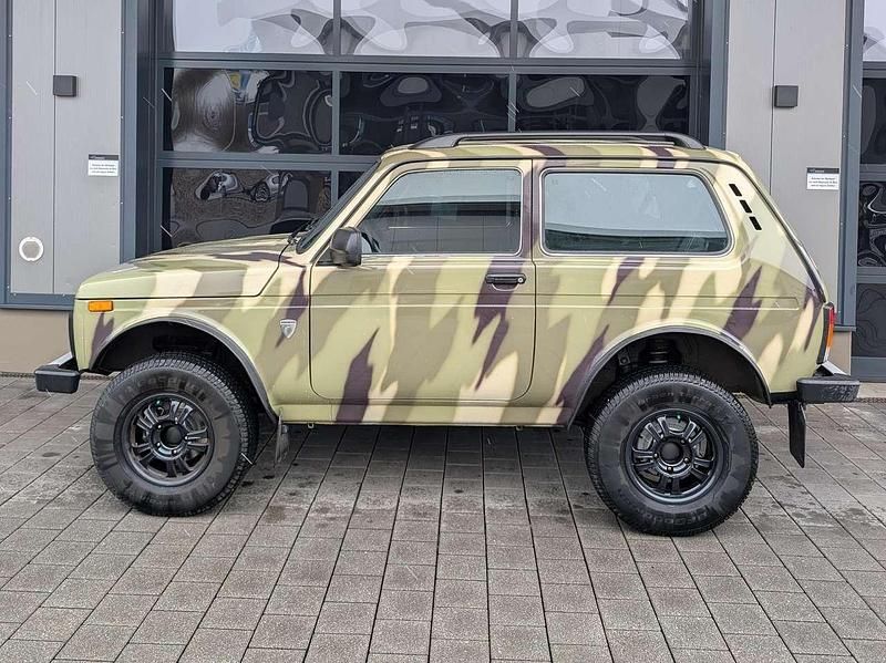 Gebraucht Lada niva 83 PS (61 kW) 2019 Camouflage SUV