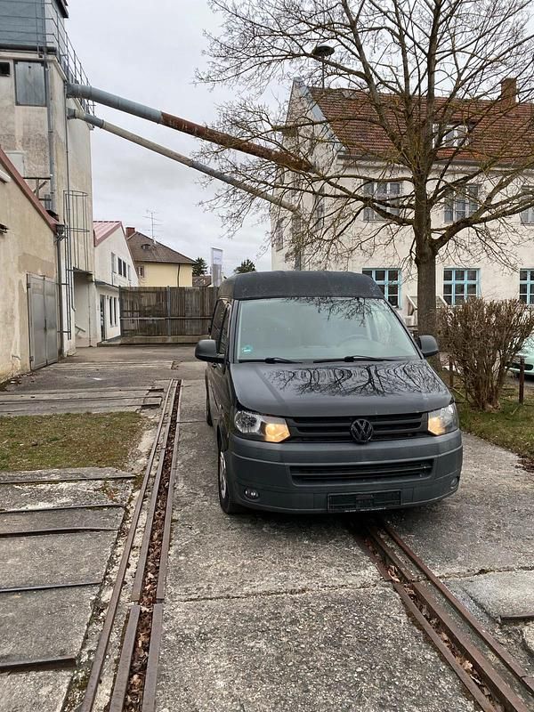 Second-hand VW Transporter 140 CP (102 kW) 2011 Negru Van