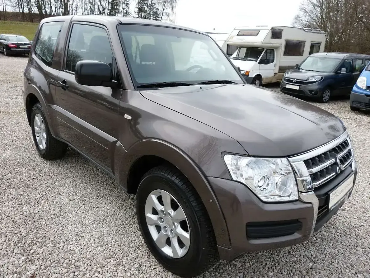 Gebraucht Mitsubishi Pajero 200 PS (147 kW) 2015 Braun SUV