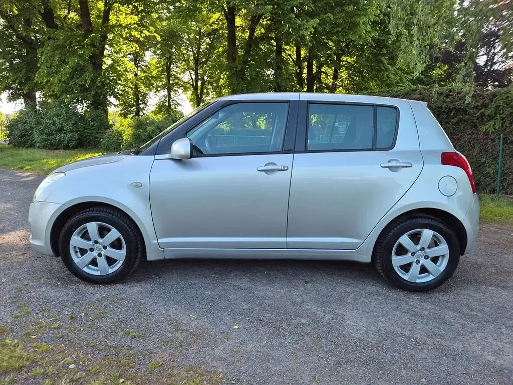 Gebraucht Suzuki Swift 92 PS (67 kW) 2009 Silber Kleinwagen