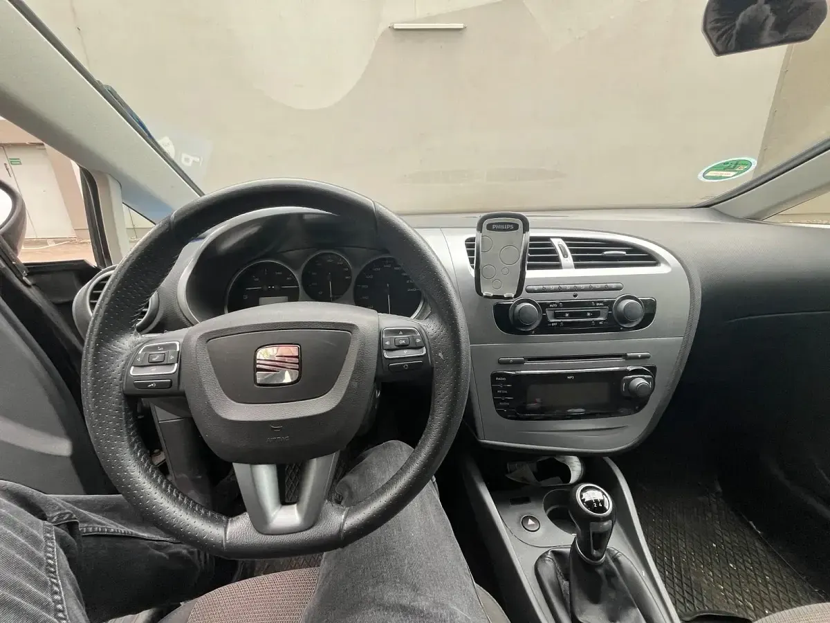 Używany Seat Leon 102 KM (75 kW) 2010 Czarny Hatchback