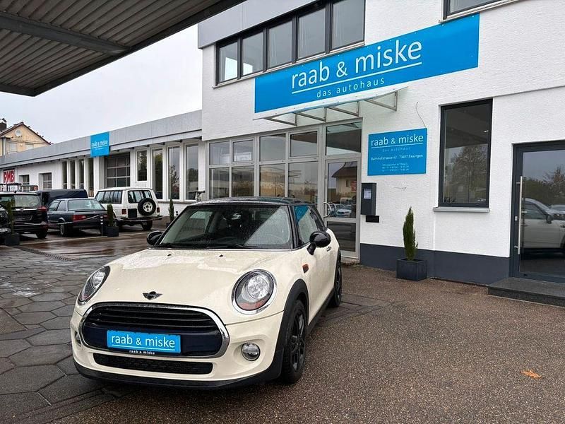 Weiß Gebraucht 2016 Mini Cooper Kleinwagen | 10.990 € (Guter Preis) - Bild 1/4