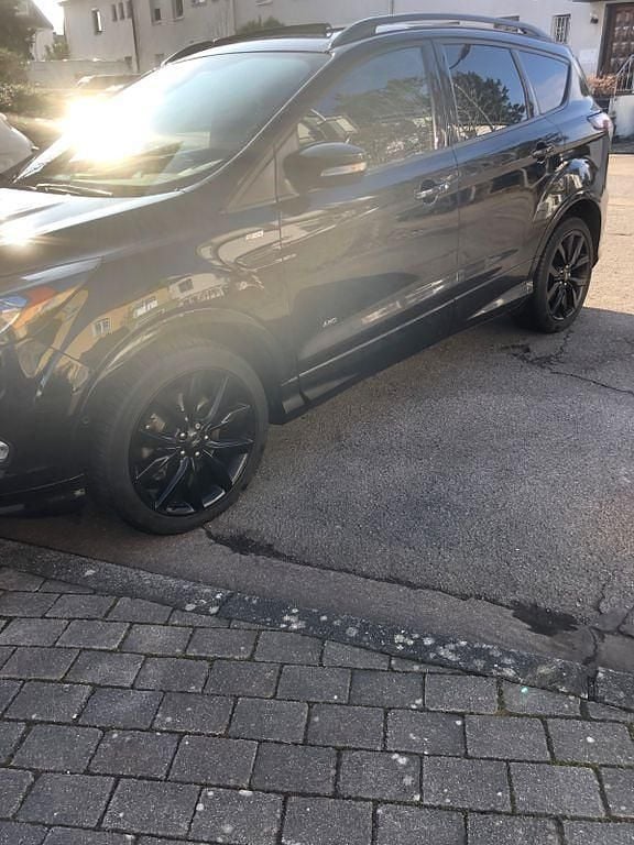 Gebraucht Ford Kuga ST-Line 150 PS (110 kW) 2017 Schwarz SUV