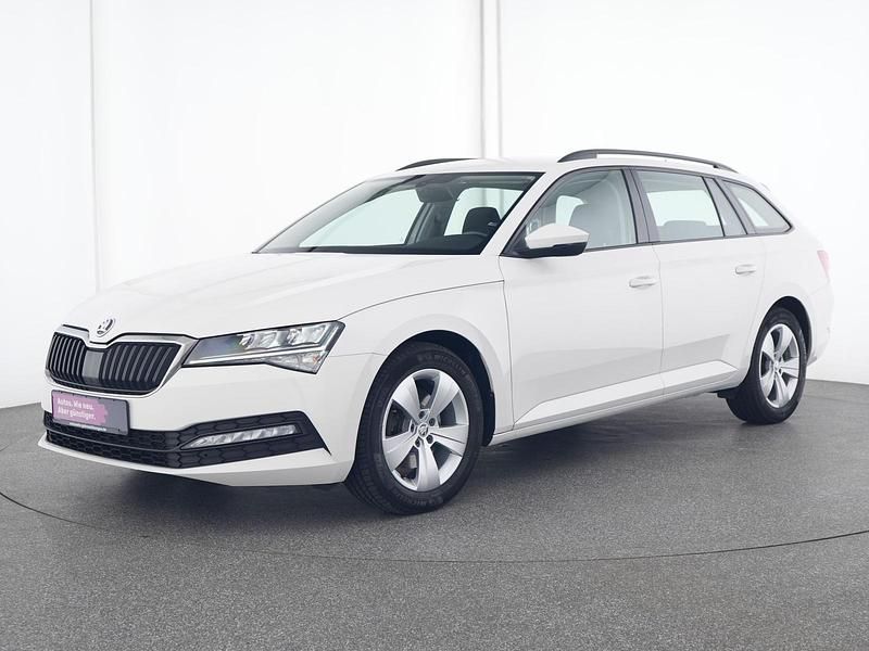 Weiss Gebraucht 2020 Skoda Superb Active Kombi | 17.658 € (Guter Preis) - Bild 1/4