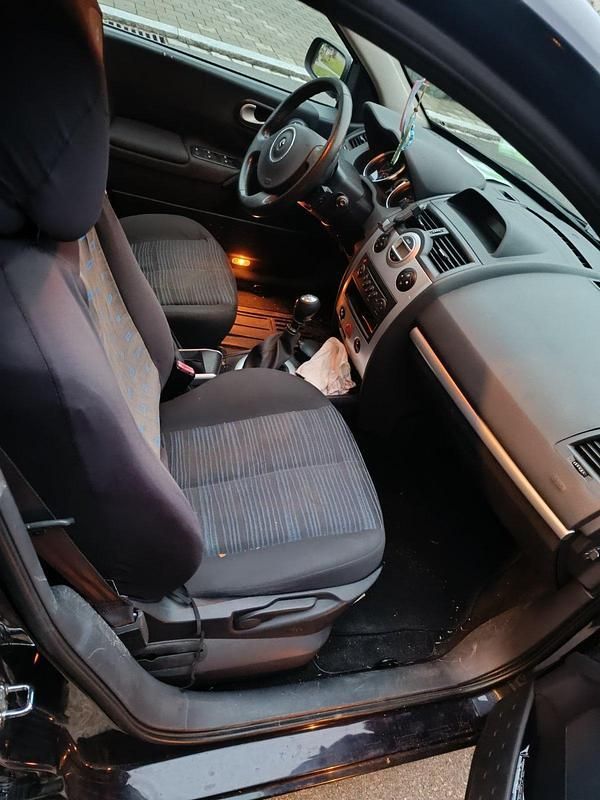 Blau Gebraucht 2008 Renault Mégane II Kombi | 800 € (Superpreis) - Bild 1/4