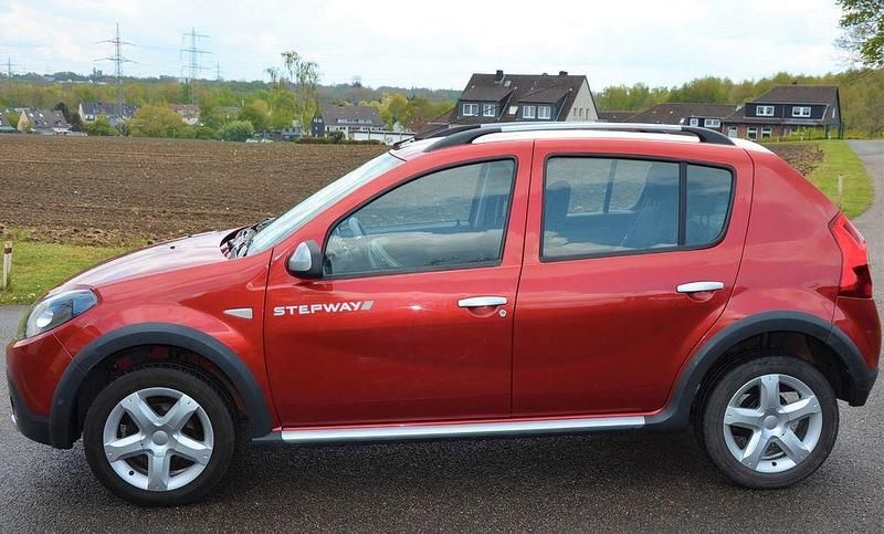 Rot Gebraucht 2012 Dacia Sandero Stepway Kleinwagen | 4.450 € (Guter Preis) - Bild 1/4