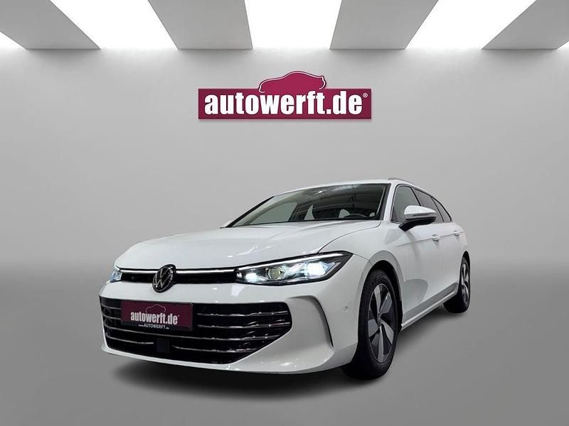 Weiß Gebraucht 2025 VW Passat Elegance Kombi | 33.999 € (Superpreis) - Bild 1/4