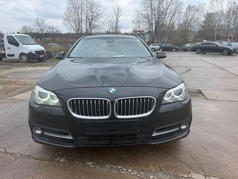 Gebraucht BMW 520 Comfort Edition 184 PS (135 kW) 2015 Schwarz Kombi