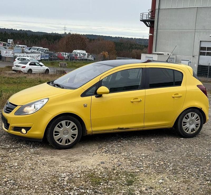 Gelb Gebraucht 2010 Opel Corsa Limousine | 1.600 € (Superpreis) - Bild 1/4