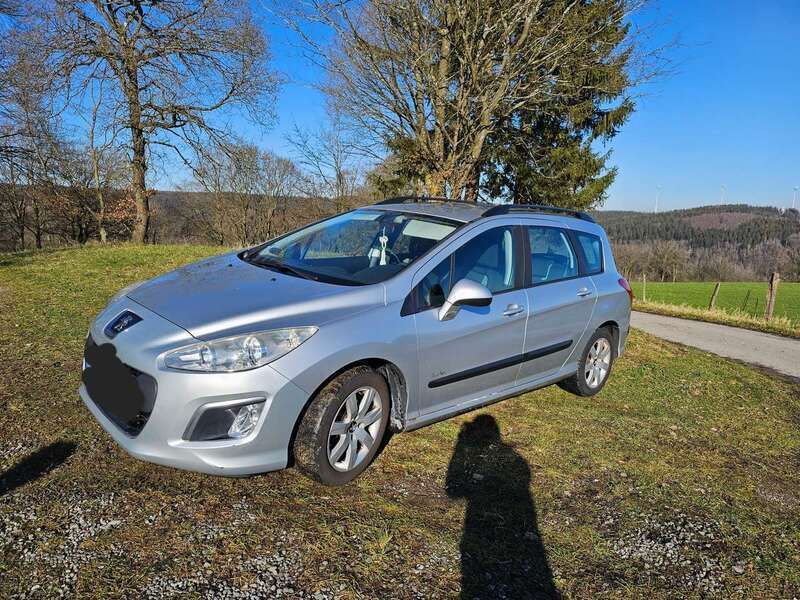 Grau Gebraucht 2012 Peugeot 308 Allure Kombi | 3.200 € (Fairer Preis) - Bild 1/4