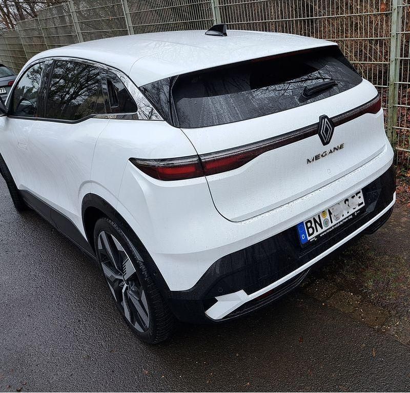 Gebraucht Renault Megane E-Tech Komfort 160 kW (218 PS) 2022 Weiß Limousine