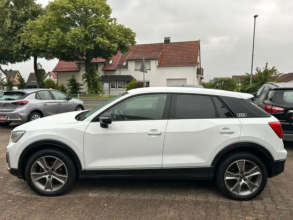 Gebraucht Audi Q2 Advanced Plus 150 PS (110 kW) 2021 Weiß SUV