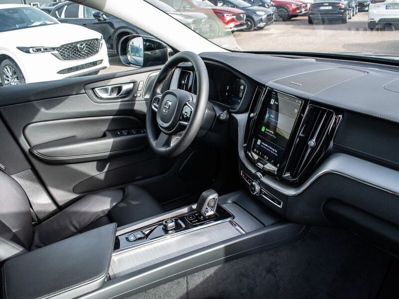 Gebraucht Volvo XC60 Ultimate 197 PS (144 kW) 2023 Denim blue / metallic SUV