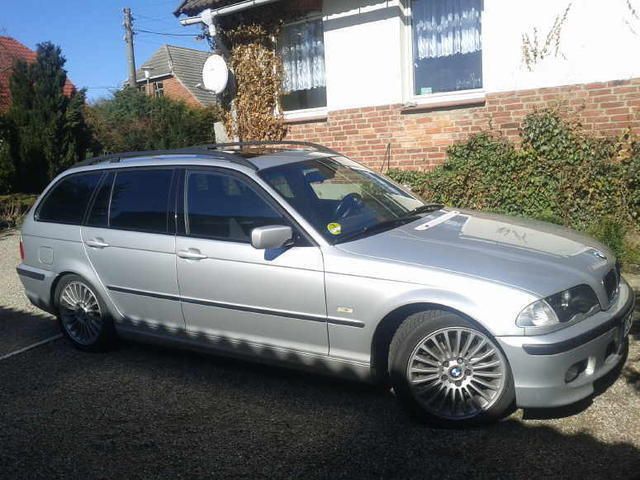 Gebraucht BMW 330 253 PS (186 kW) 2001 Silber metallic Kombi