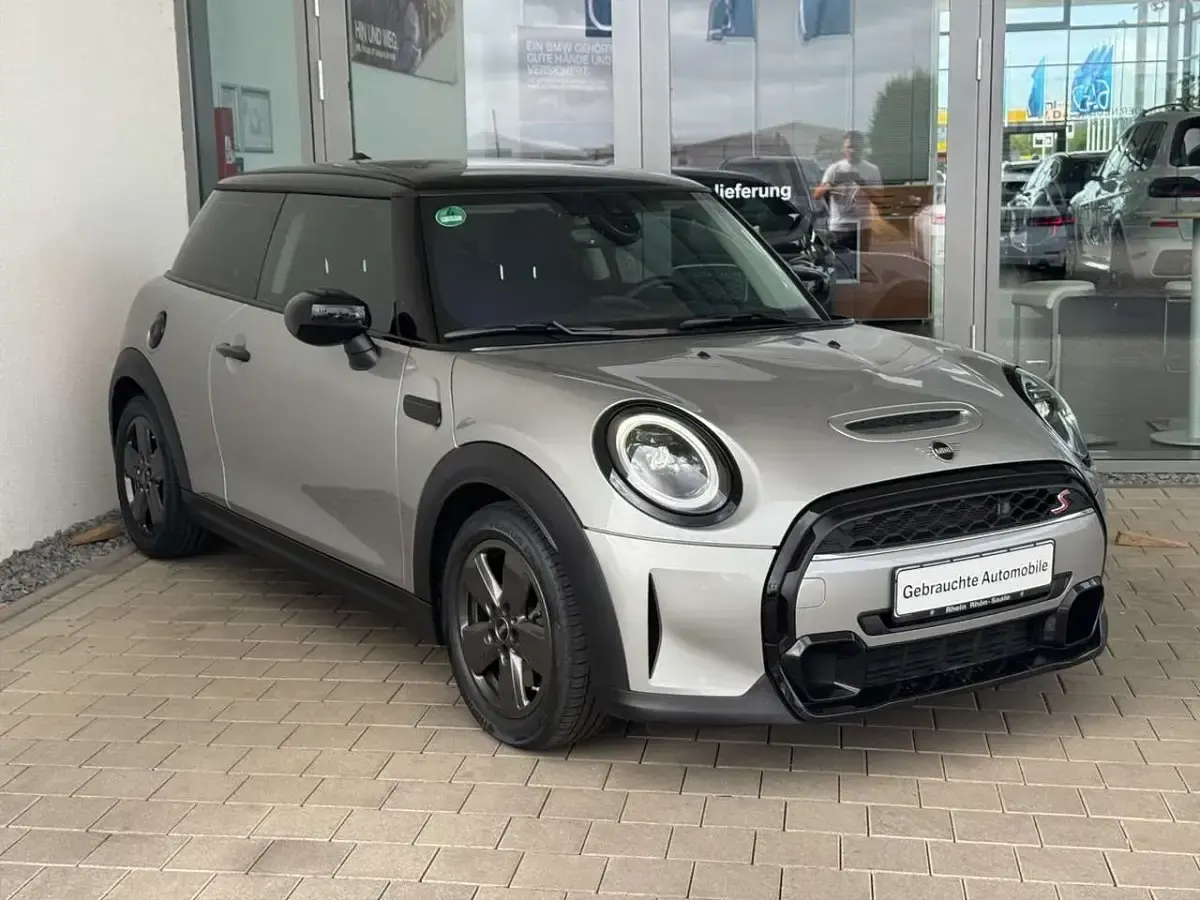 Gebraucht Mini Cooper S Pepper 192 PS (141 kW) 2023 Silber Kleinwagen