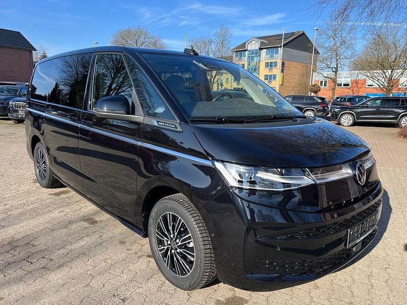 Neu VW Multivan Style 150 PS (110 kW) 2025 Deep black perleffekt Van