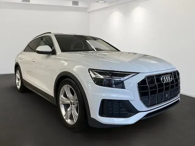 Używany Audi Q8 Ambiente 286 KM (210 kW) 2023 Biały SUV