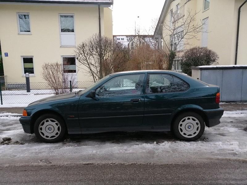 Gebraucht BMW 316 75 PS (55 kW) 1996 Grün Limousine