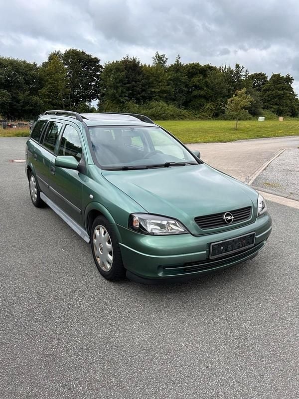 Grün Gebraucht 1998 Opel Astra Kombi | 1.500 € (Fairer Preis) - Bild 1/4