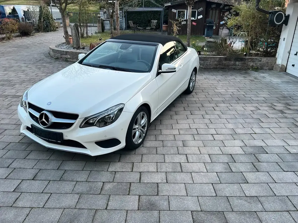 Gebraucht Mercedes E250 210 PS (154 kW) 2014 Weiß Cabrio