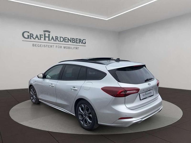 Second-hand Ford Focus ST-Line X 155 CP (114 kW) 2024 Argintiu Break
