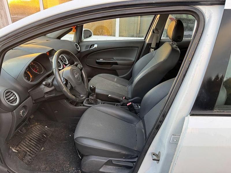 Gebraucht Opel Corsa Innovation 80 PS (58 kW) 2009 Weiß Limousine