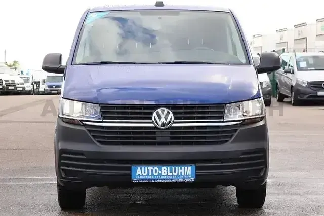 Second-hand VW T6.1 150 CP (110 kW) 2022 Albastru Van