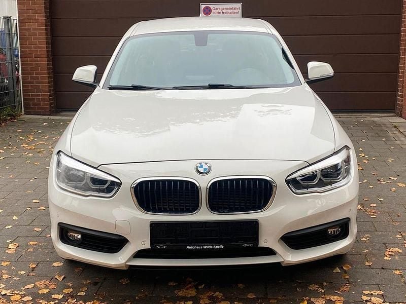 Gebraucht BMW 118 Advantage 136 PS (100 kW) 2018 Weiß Kleinwagen