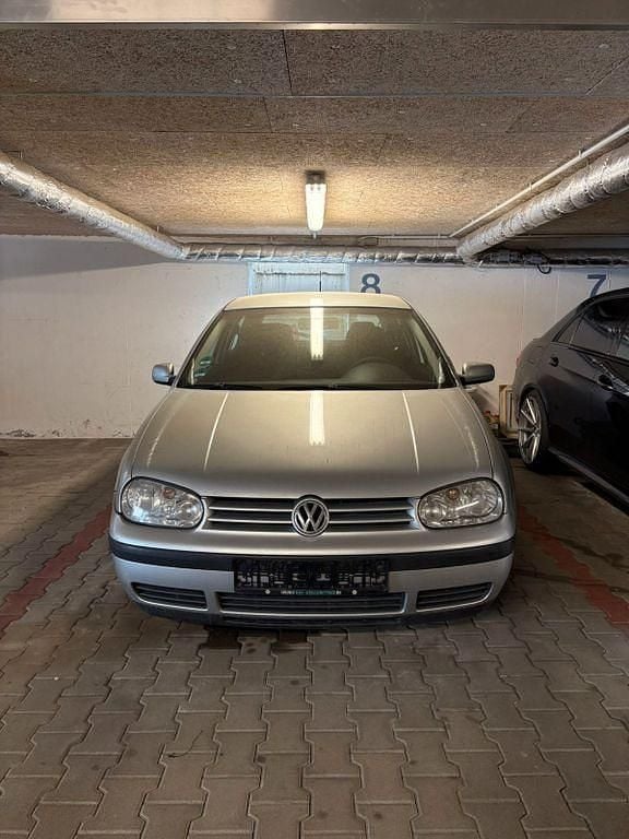 Silber Gebraucht 2002 VW Golf IV Basis Limousine | 1.750 € (Etwas zu teuer) - Bild 1/4