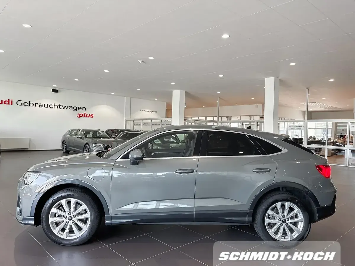 Gebraucht Audi Q3 Sportback Comfort 245 PS (180 kW) 2023 Chronosgrau (grau) SUV