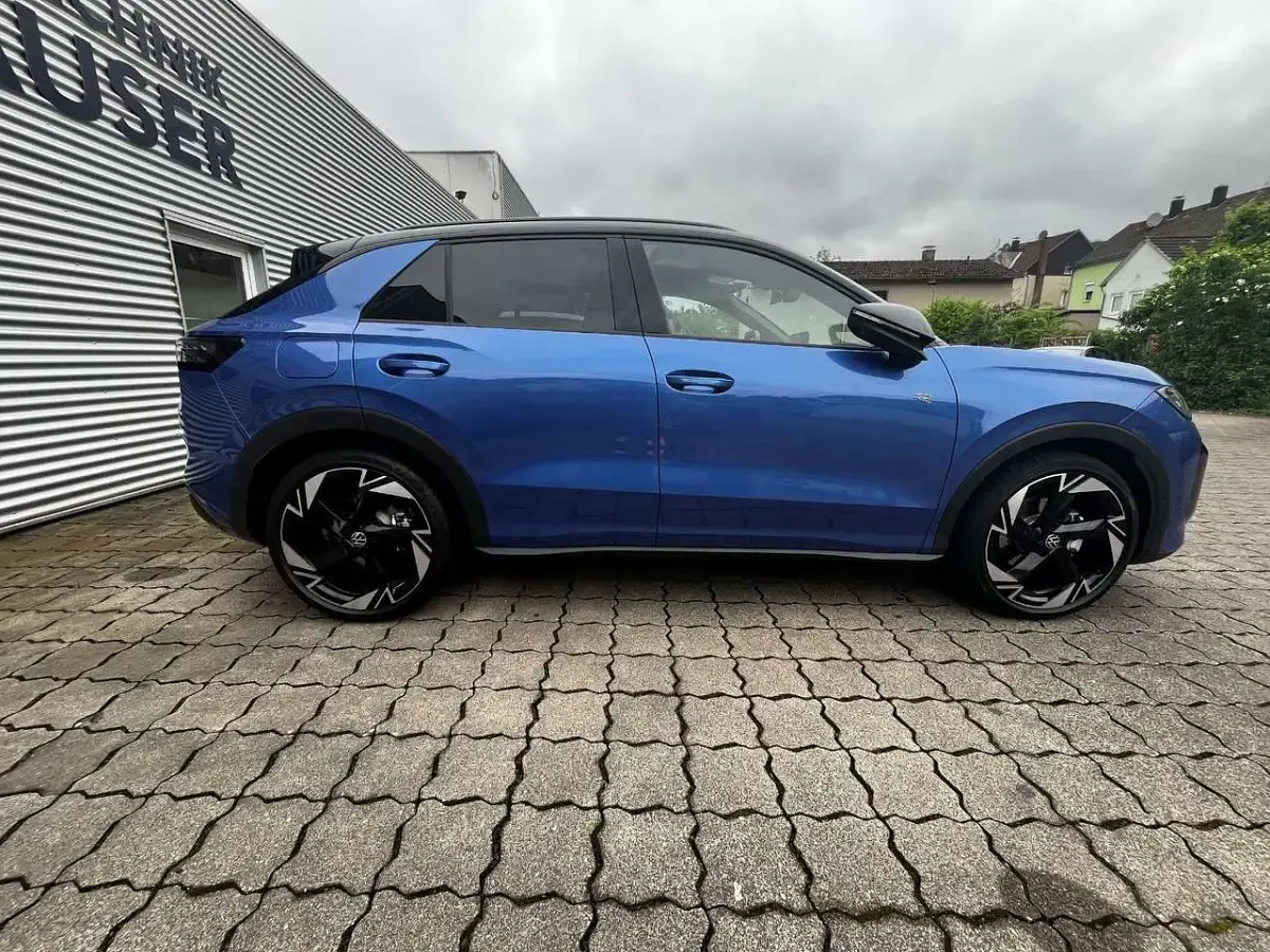 Gebraucht VW T-Roc R-line 190 PS (139 kW) 2026 Celestial blue metallic SUV