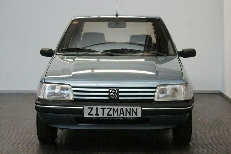 Gebraucht Peugeot 205 88 PS (64 kW) 1992 Silber Limousine