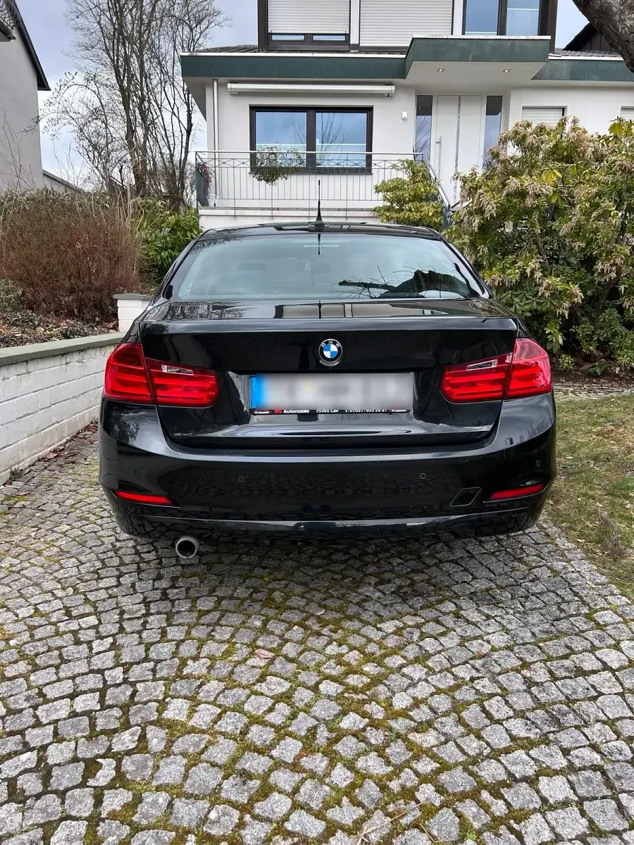 Gebraucht BMW 318 143 PS (105 kW) 2016 Schwarz Limousine