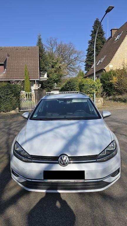 Gebraucht VW Golf VII Comfortline 110 PS (80 kW) 2017 Weiß Kombi