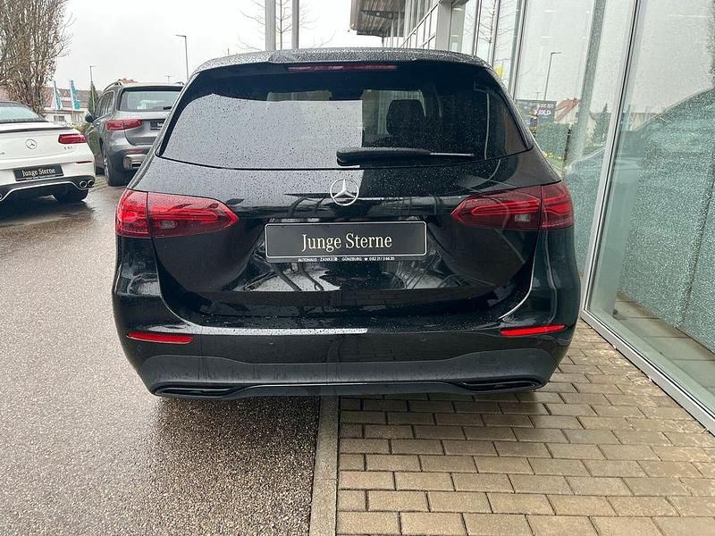 Gebraucht Mercedes B200 Progressive 150 PS (110 kW) 2025 Lack kosmosschwarz Kleinwagen