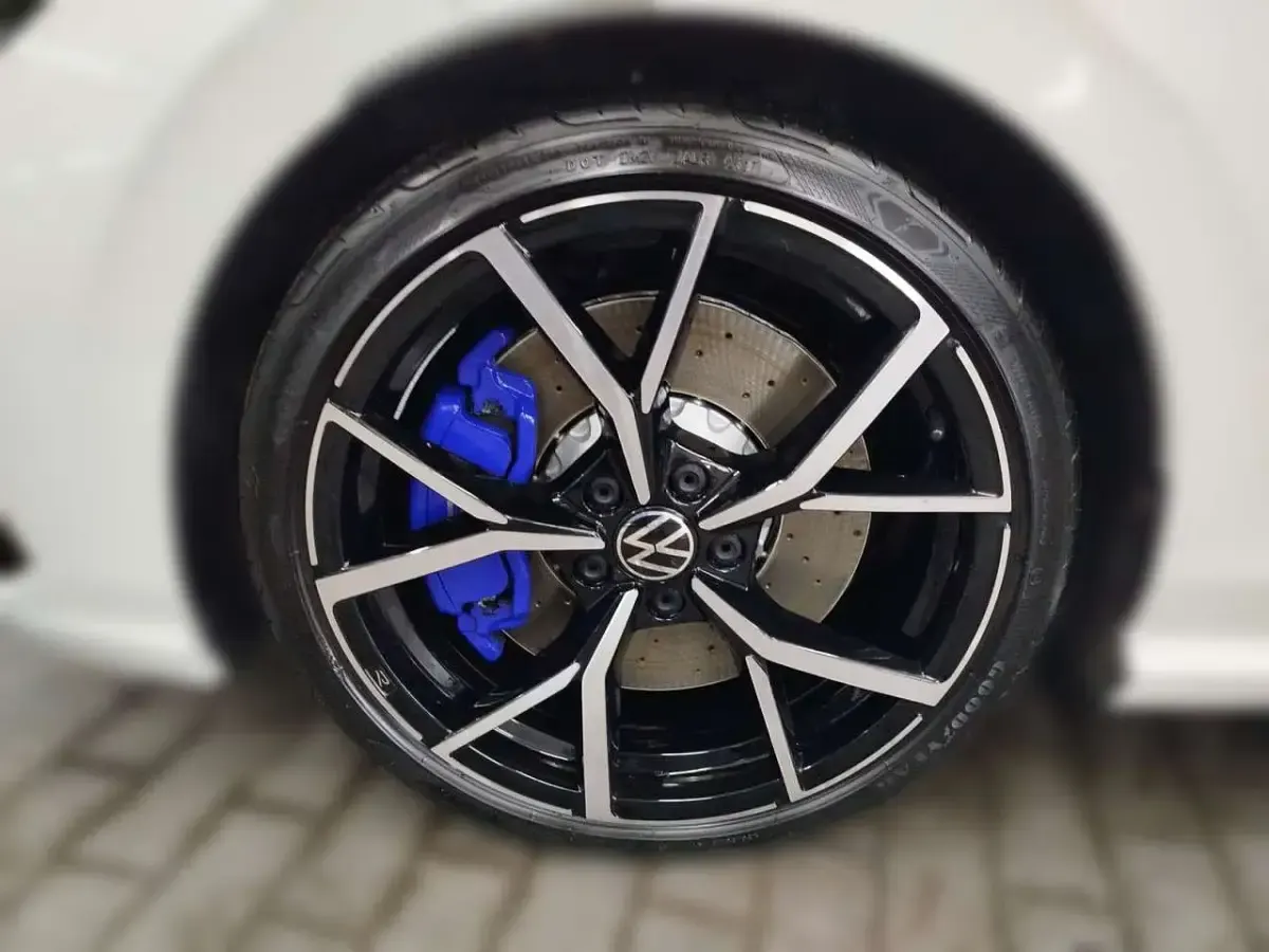 Gebraucht VW Golf VIII R 320 PS (235 kW) 2022 Weiß Limousine