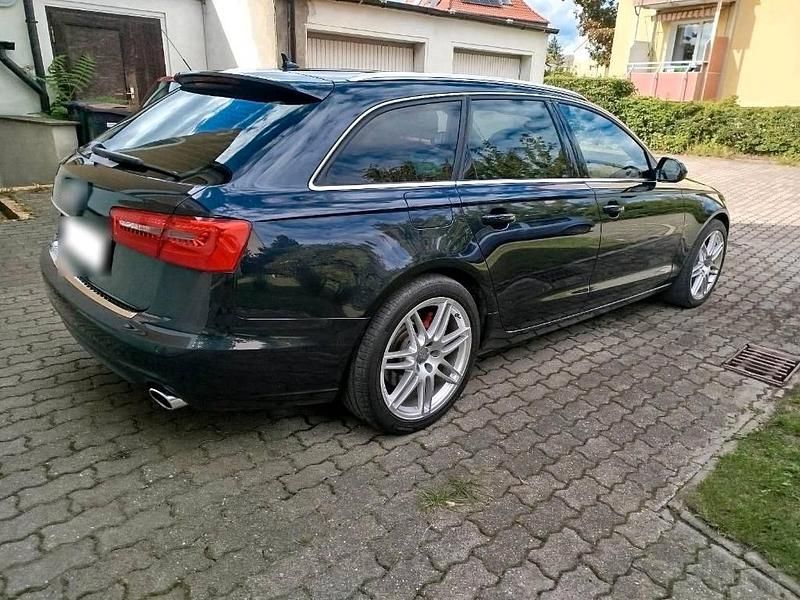 Gebraucht Audi A6 Comfort 325 PS (239 kW) 2012 Andere farben Kombi