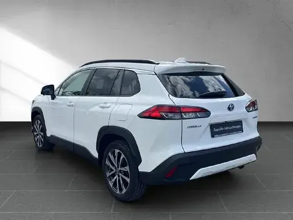 Gebraucht Toyota Corolla Cross Lounge 197 PS (144 kW) 2023 Schneeweiß SUV