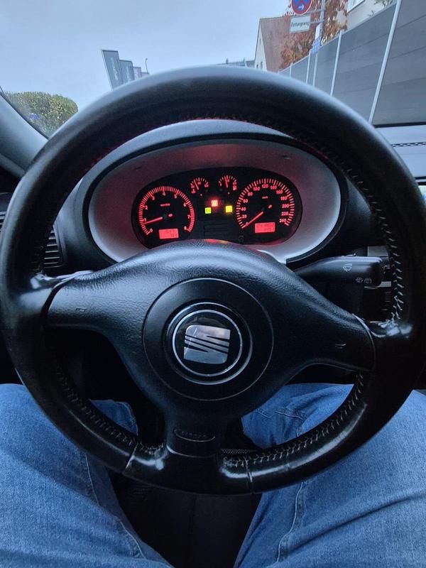 Gebraucht Seat Leon 100 PS (73 kW) 2004 Schwarz Kleinwagen