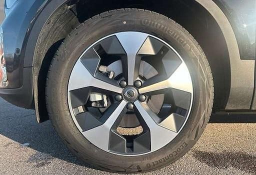 Neu Volvo XC40 Plus 163 PS (119 kW) 2025 Schwarz SUV