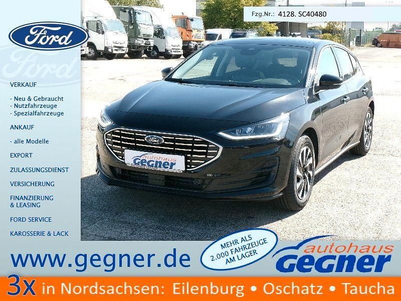 Agate black metallic Neu 2025 Ford Focus Titanium Limousine | 25.840 € (Superpreis) - Bild 1/4