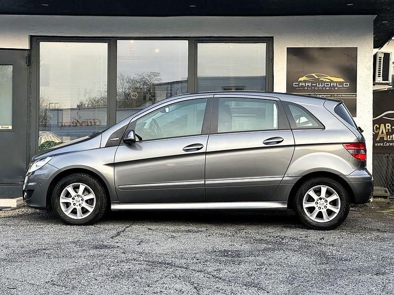 Gebraucht Mercedes B160 95 PS (69 kW) 2011 Grau Van / Kleinbus