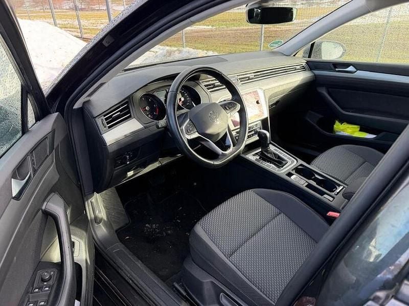 Gebraucht VW Passat Conceptline 150 PS (110 kW) 2022 Mangangrau metallic Kombi