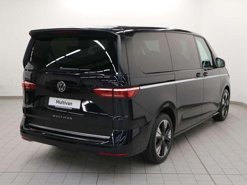 Gebraucht VW Multivan Style 150 PS (110 kW) 2025 Deep black perleffekt Van