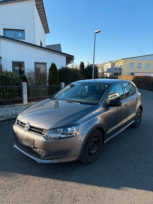 Grau Gebraucht 2009 VW Polo Kleinwagen | 6.299 € (Teuer) - Bild 1/4