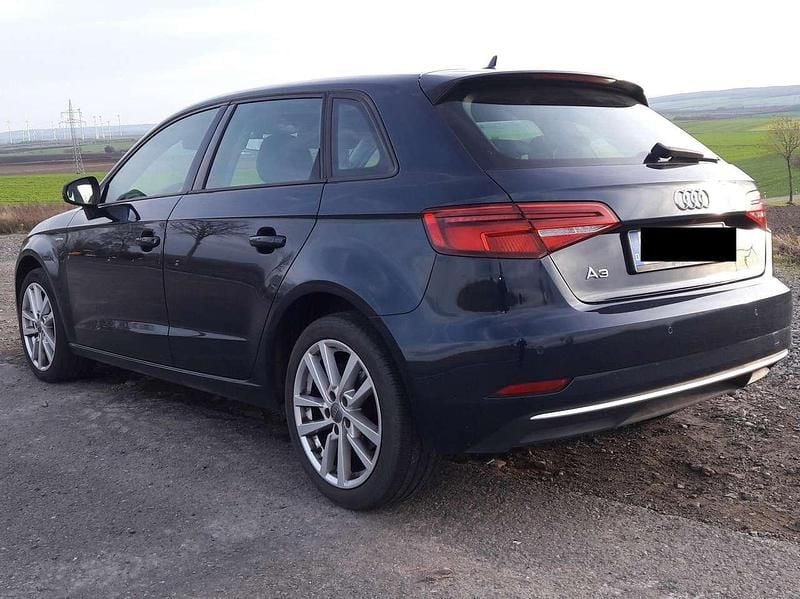 Gebraucht Audi A3 Sport 110 PS (80 kW) 2018 Blau Limousine